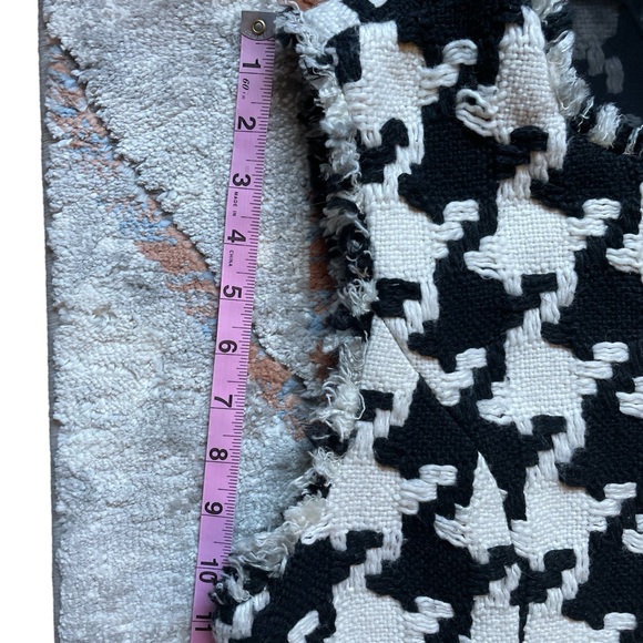 Cabi Houndstooth Zip Up Vest Size Large - Picture 10 of 10